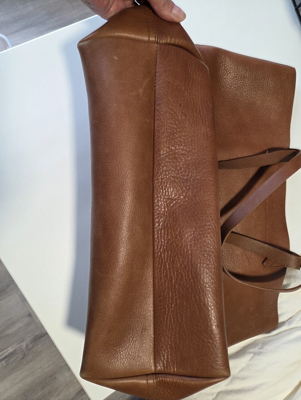 Madewell Classic Leather Tote Unlined - Picture 2 of 7